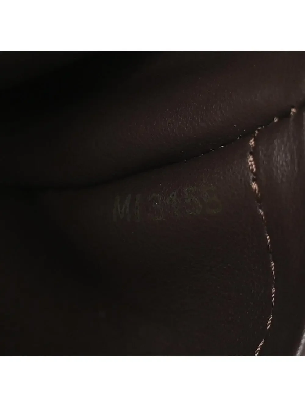 Louis Vuitton Taurillon Capucines Mm #307841L19B